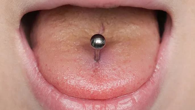 Ile kosztuje piercing języka? Sprawdź ceny i uniknij niepotrzebnych wydatków
