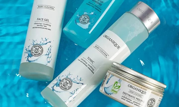 Co daje peeling enzymatyczny? Odkryj jego niezwykłe korzyści dla skóry